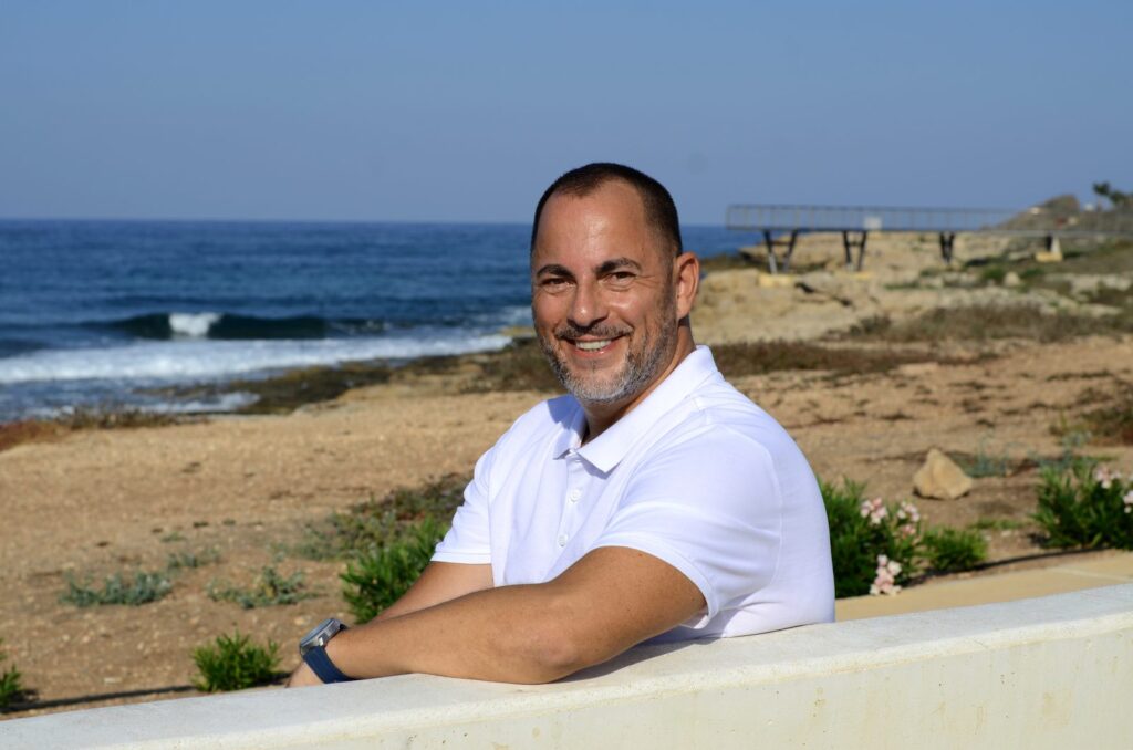 A wedding DJ in Cyprus who builds an evening, not a playlist