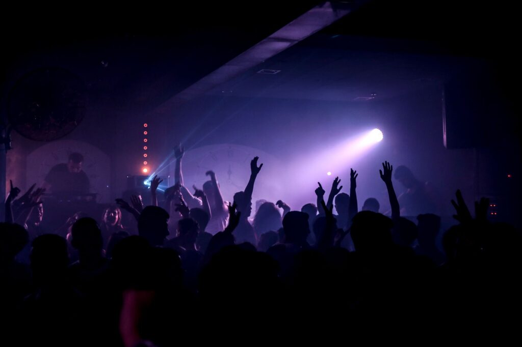 DJ, live band or a Spotify playlist for your wedding