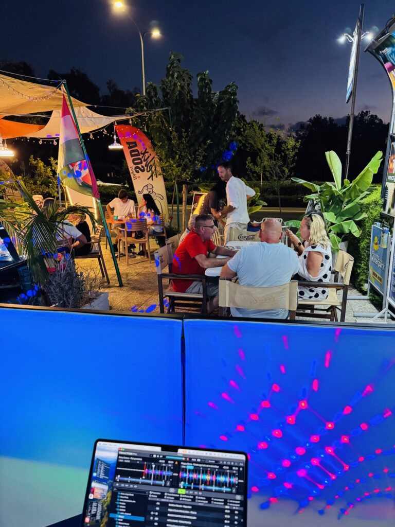 Night party at a terrace bar, Paphos, Cyprus / Esti buli teraszbarban, Paphos / Βραδινο παρτι σε μπαρ, Παφος