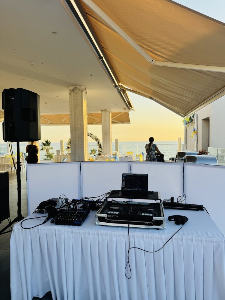 Wedding DJ setup at sunset, Paphos / Eskuvoi DJ felallas naplementeben, Paphos / Στησιμο DJ γαμου στο ηλιοβασιλεμα, Παφος